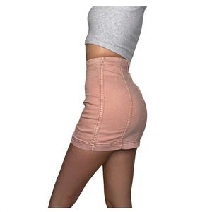 FREE PEOPLE NUDE MINI SKIRT 🤍